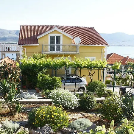 Studio Apartment Karmen * Τρογκίρ